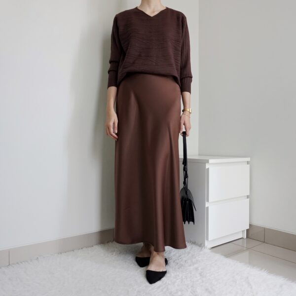 A Silk Skirt - Image 10